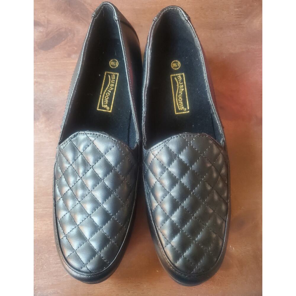 Vintage Mushrooms black quilted flats. 8.5 M New. Never worn. Comfort flats.